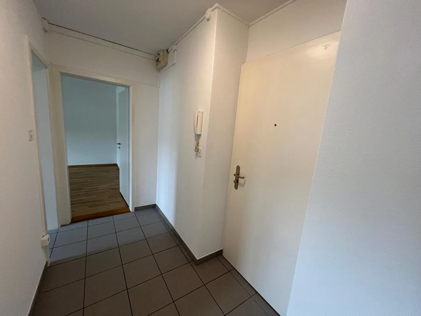 Vivere attraente in una posizione tranquilla - Foto 8 di 9