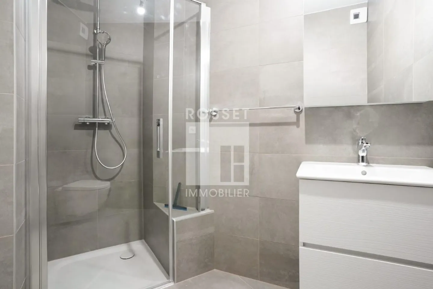 Charmant appartement 3 pièces - Photo 3 sur 5