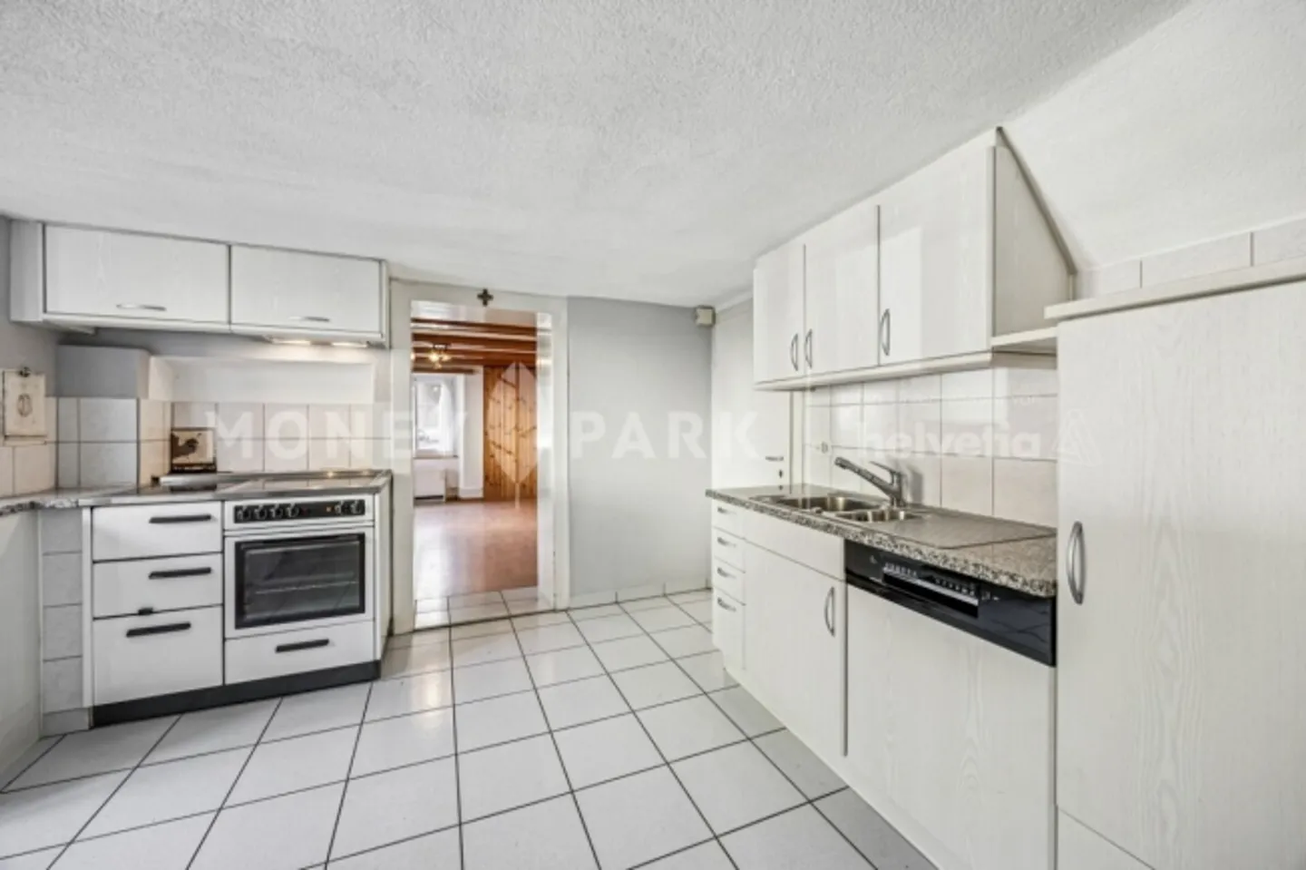 Maison bifamiliale au caractère unique avec bâtiment économique et emplacement idyllique - Photo 4 sur 12