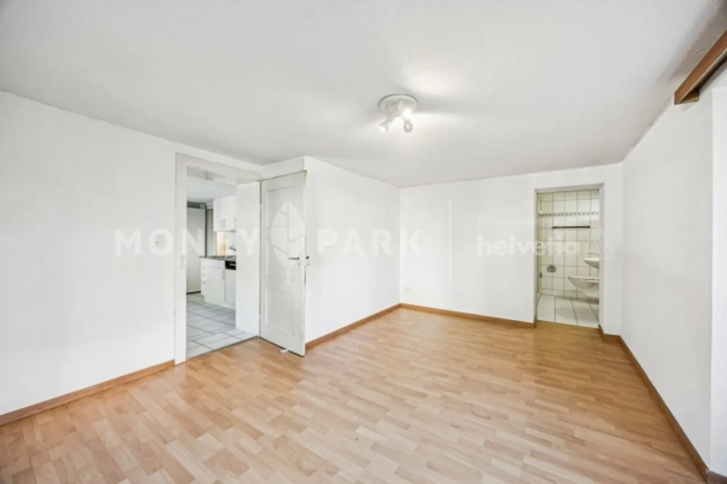 Maison bifamiliale au caractère unique avec bâtiment économique et emplacement idyllique - Photo 5 sur 12