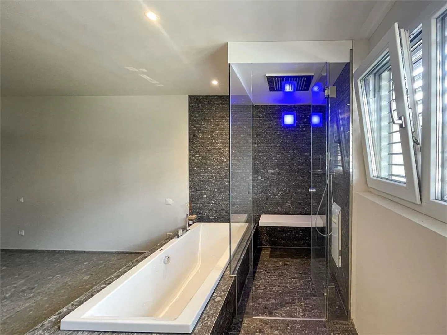 Apartment for sale - Photo 10 of 13