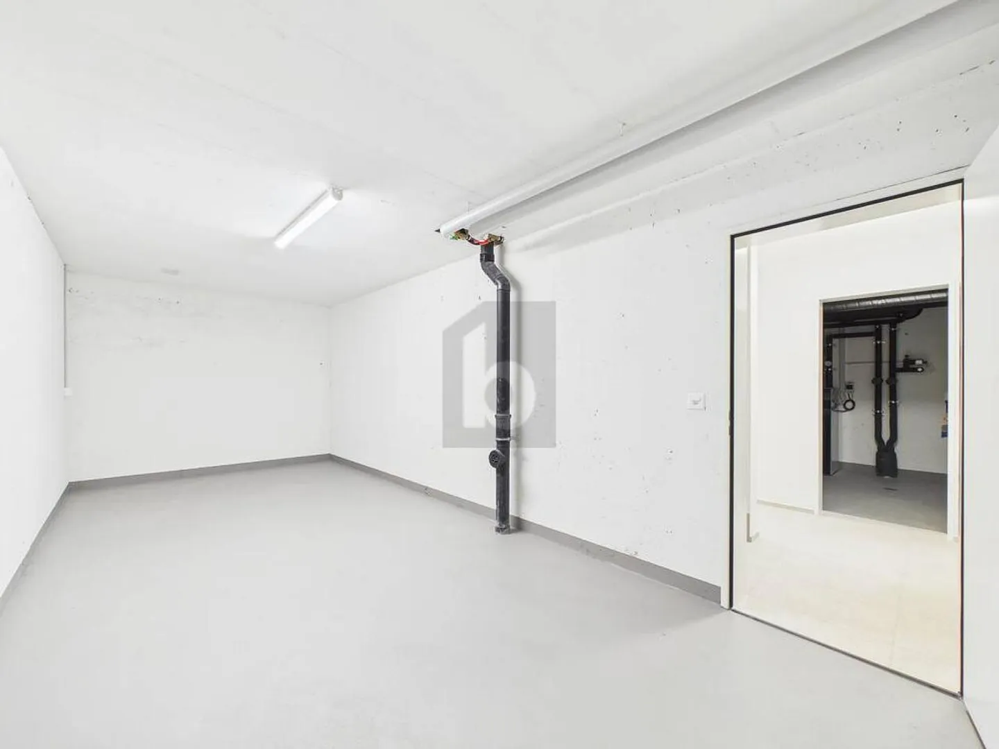 LIGHT, SPACE & VIEW (C) - Photo 4 of 6