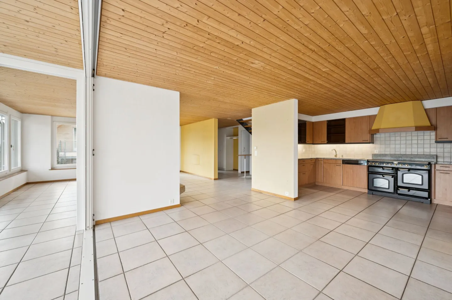 Ampia casa a terrazza di 6,5 stanze con giardino d'inverno, cinque posti a sedere, cantina in arenaria e molto altro - Foto 5 di 13