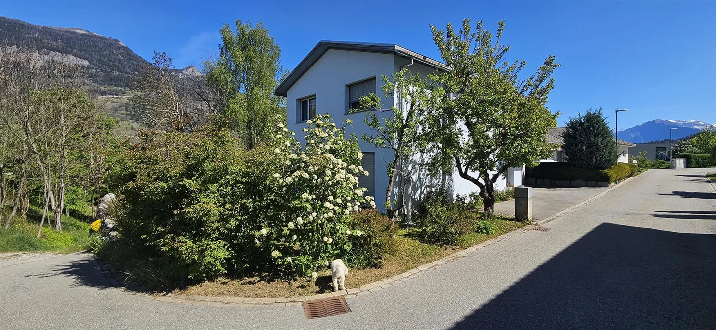 Rare opportunity! Single-family home on the outskirts of Bonaduz. 156m2 of forest included - Photo 2 of 29