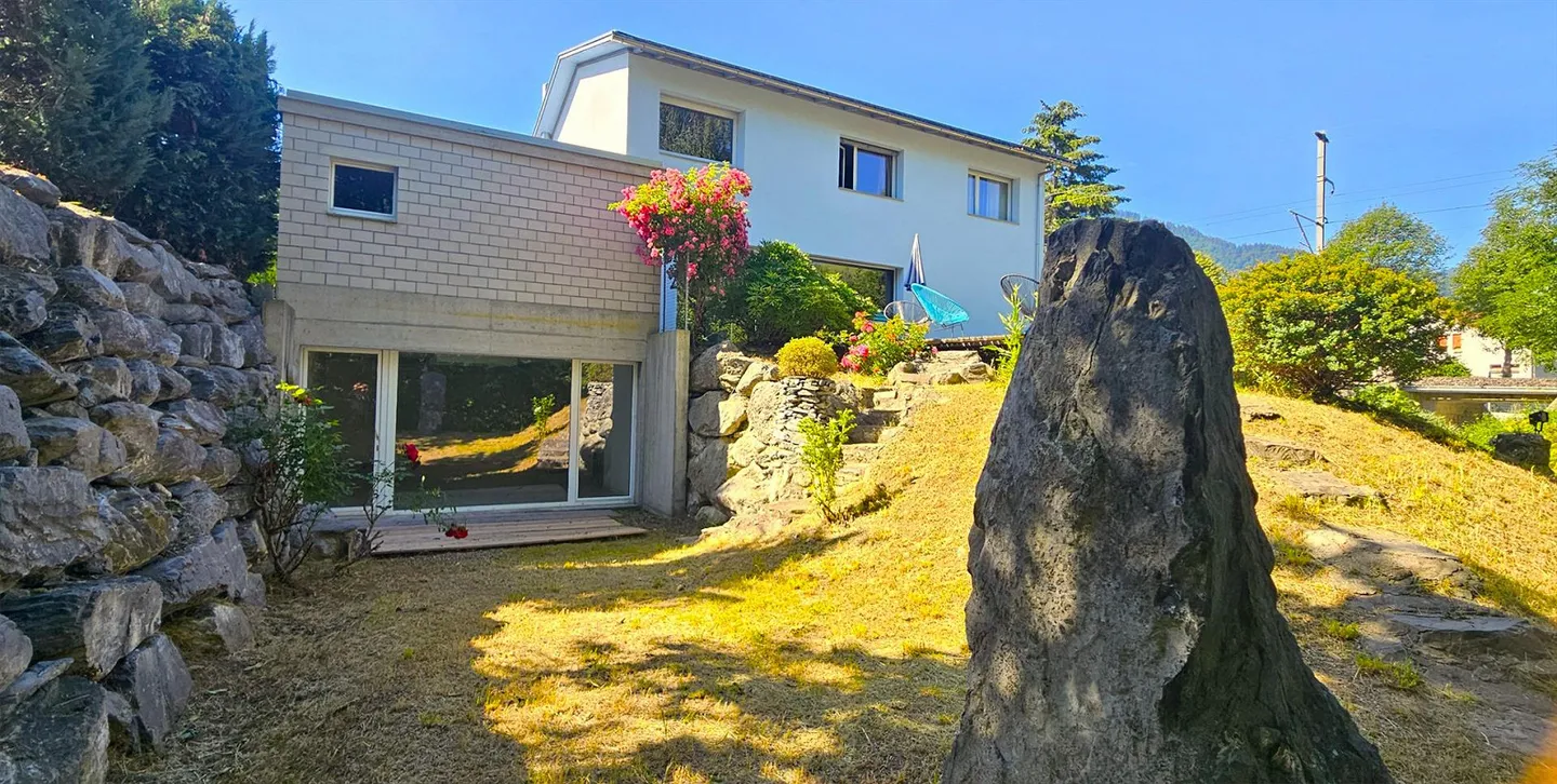 Rare opportunity! Single-family home on the outskirts of Bonaduz. 156m2 of forest included - Photo 5 of 29