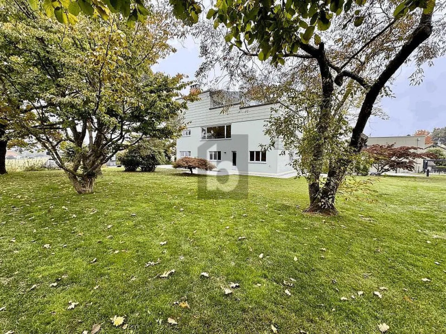 CON TERRAZZA E GIARDINO DI 671M2 - IDEALE PER CO-ABITAZIONE - Foto 2 di 6