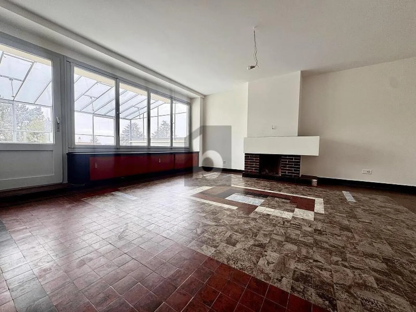 CON TERRAZZA E GIARDINO DI 671M2 - IDEALE PER CO-ABITAZIONE - Foto 4 di 6