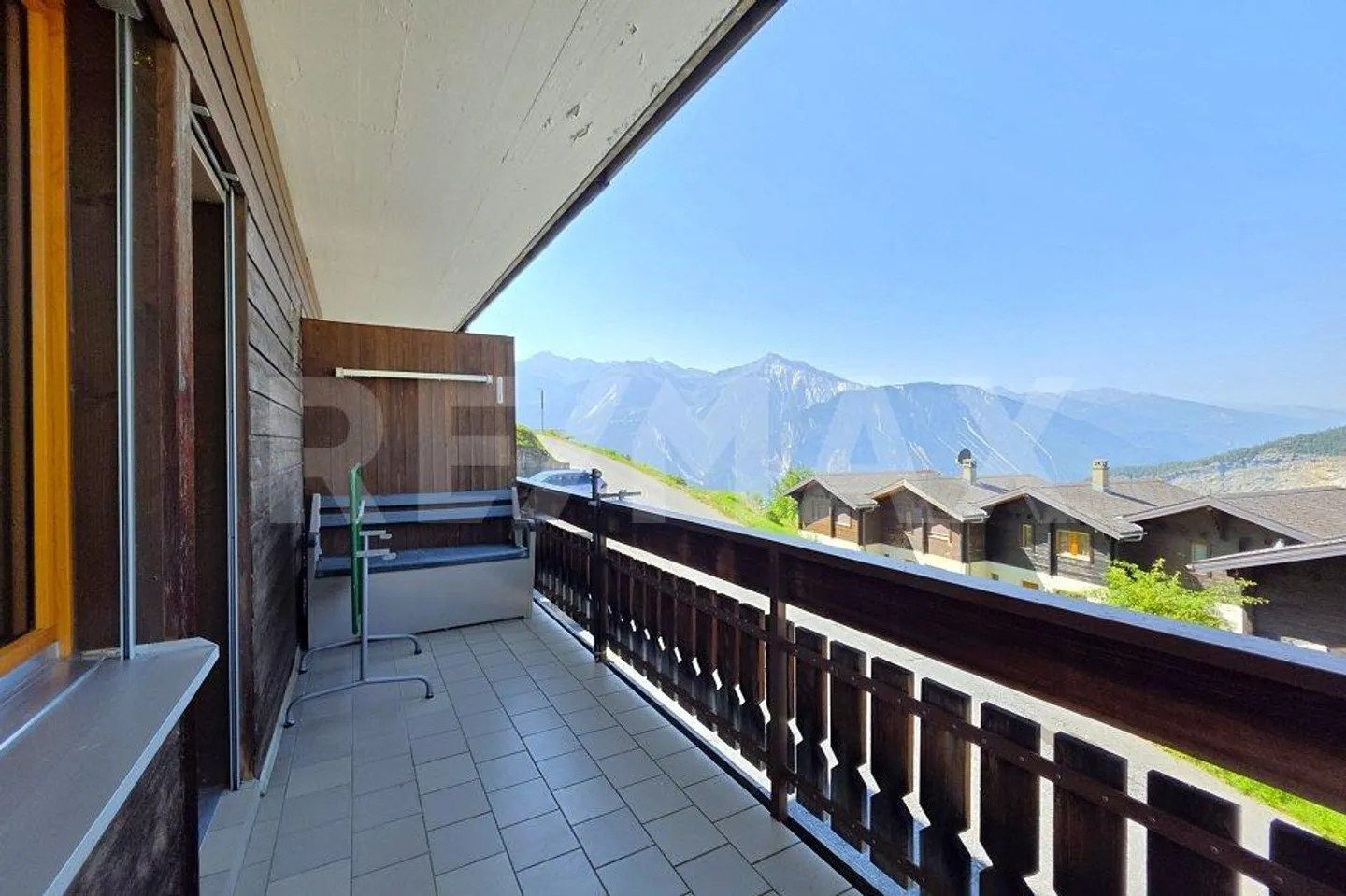 Heimelige 2.5 Zimmer-Wohnung mit Panoramasicht im sonnigen Albinen - Photo 10 of 13