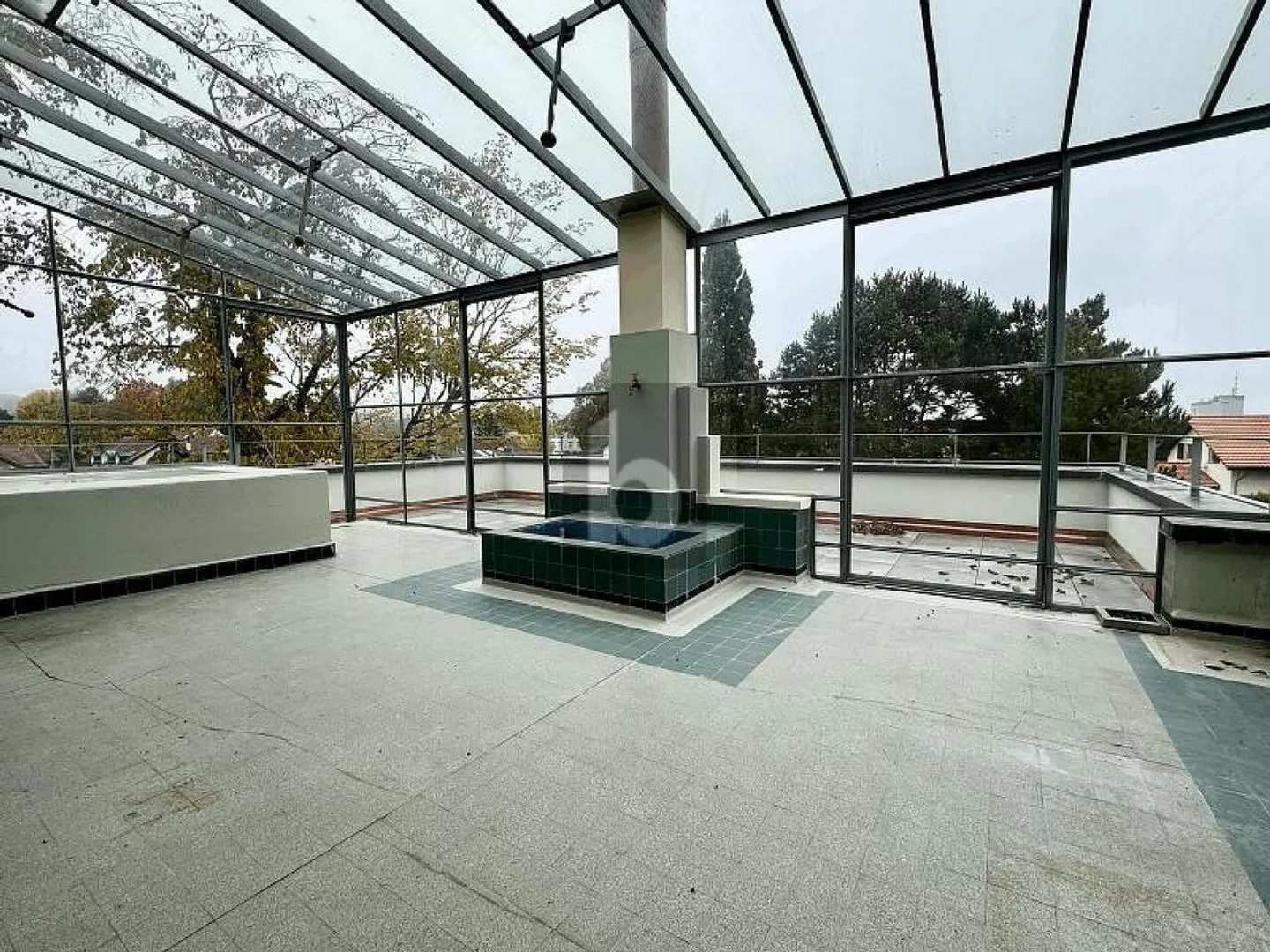 CON TERRAZZA E GIARDINO DI 671M2 - IDEALE PER CO-ABITAZIONE - Foto 3 di 6
