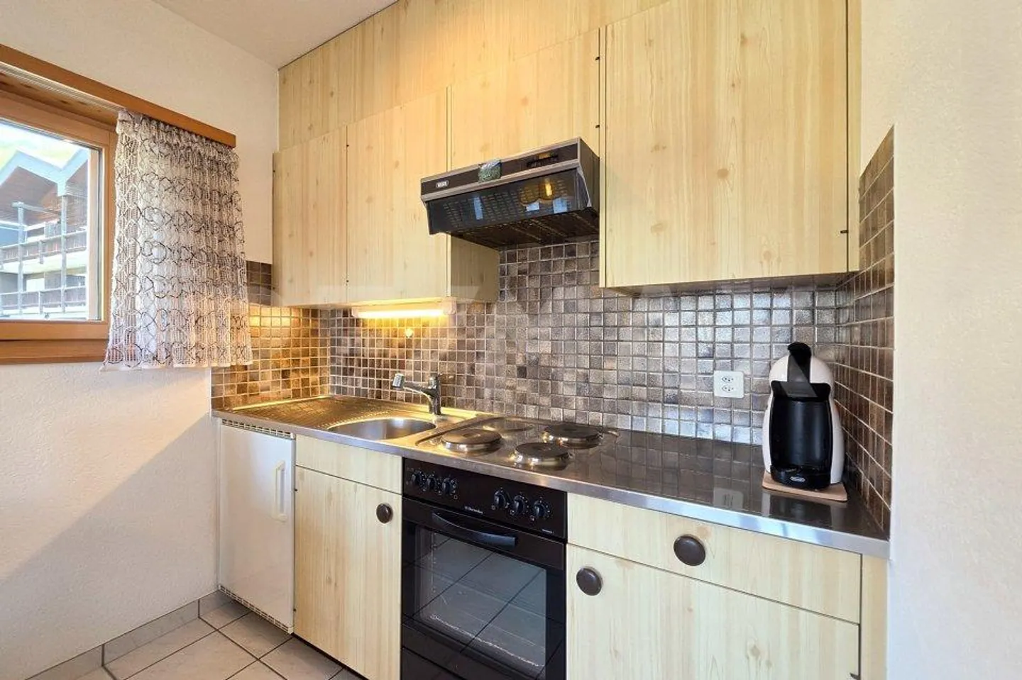 Heimelige 2.5 Zimmer-Wohnung mit Panoramasicht im sonnigen Albinen - Photo 5 of 13
