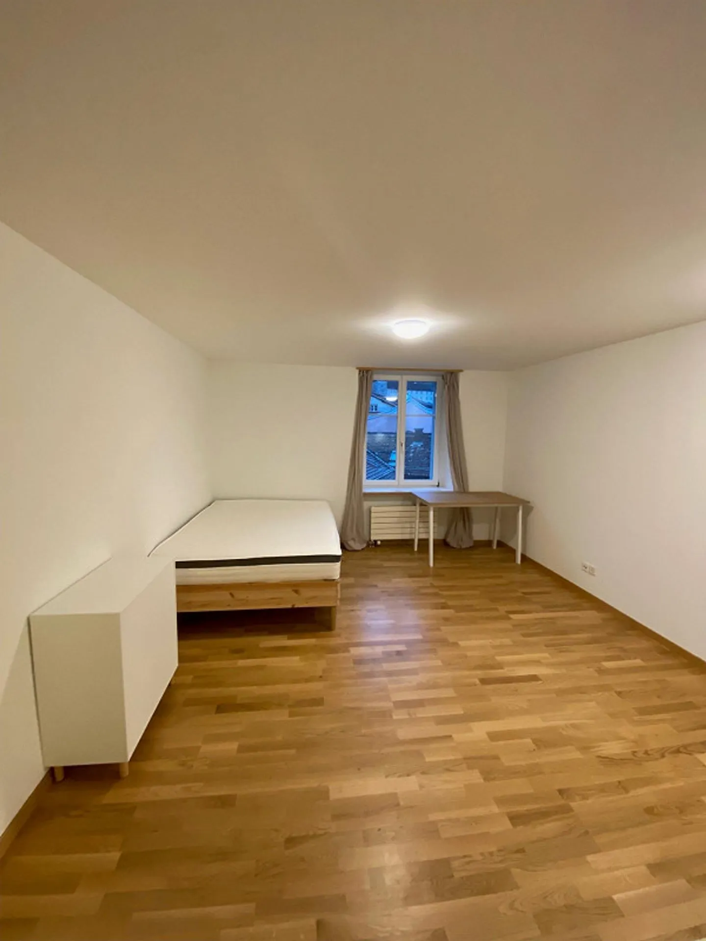 Studio moderne dans un emplacement central - Photo 2 sur 5