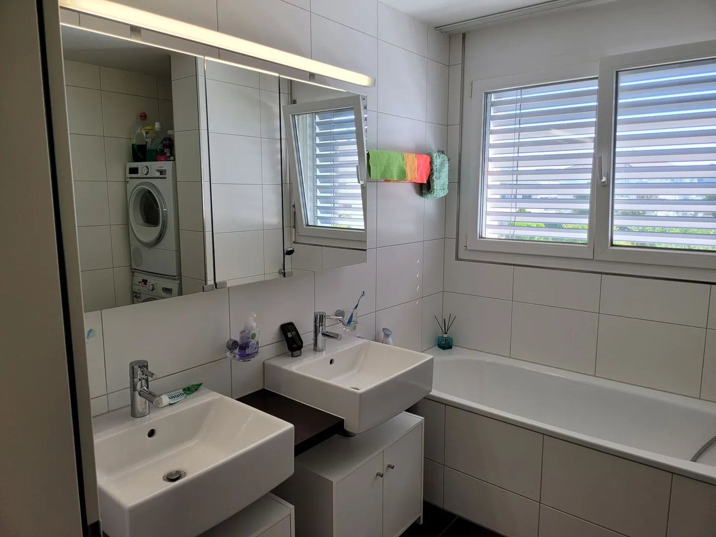 Appartement moderne de 4,5 pièces au rez-de-chaussée dans le centre du village - Photo 6 sur 9