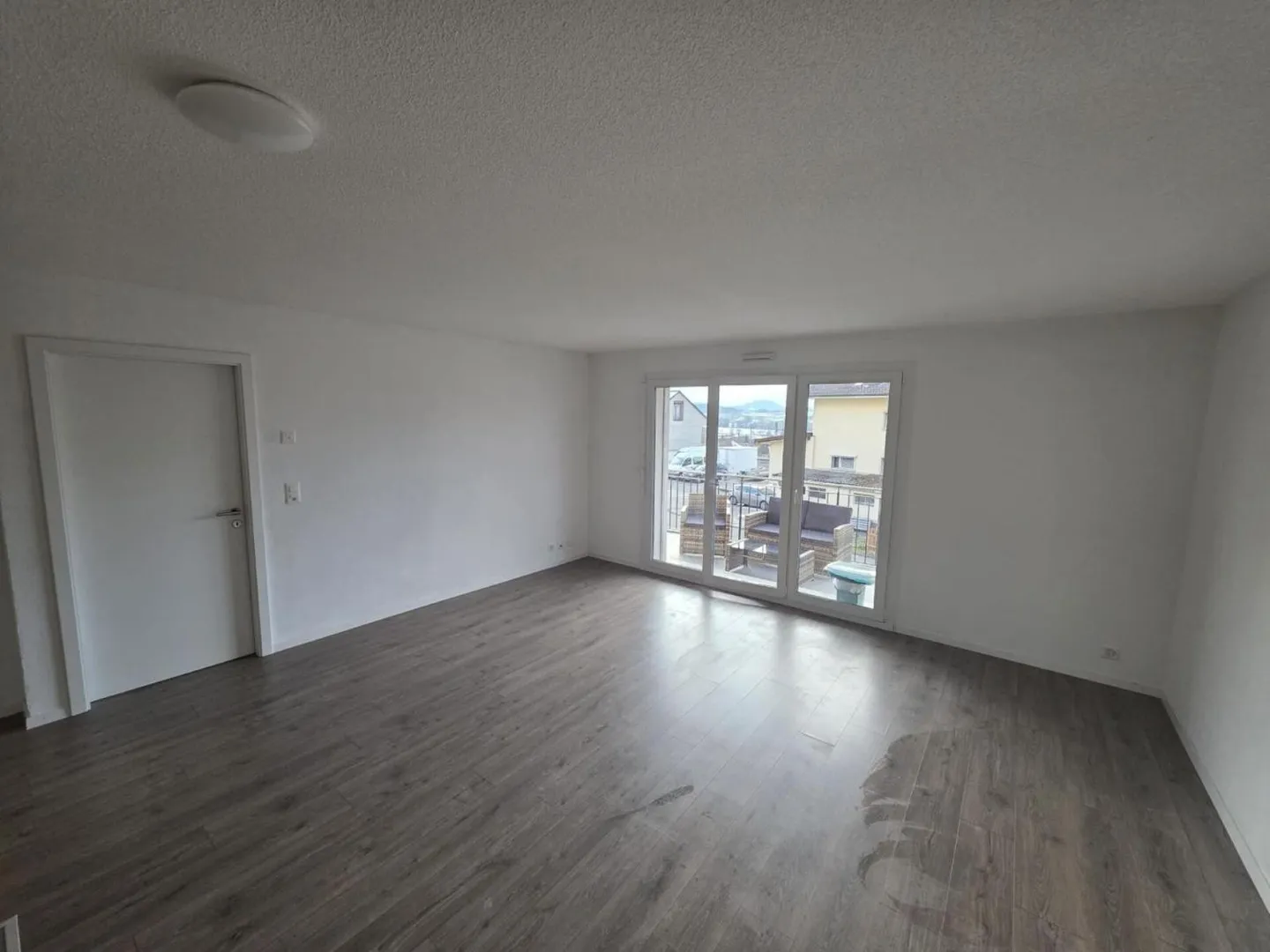 Appartement de 2.5 Pièces - Photo 2 sur 5