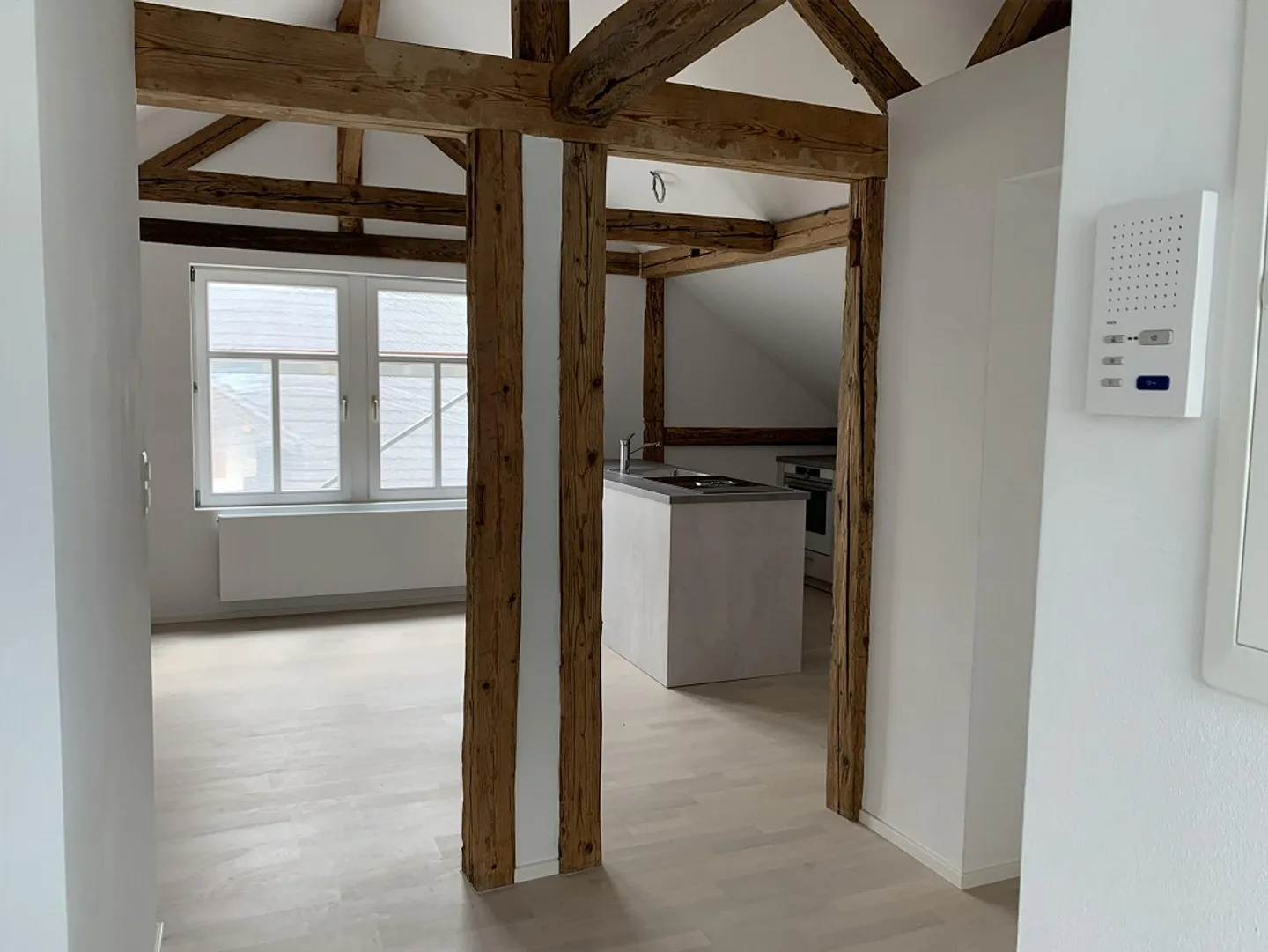 Bright spacious 2.5 room apartment with high ceilings - Photo 5 of 17