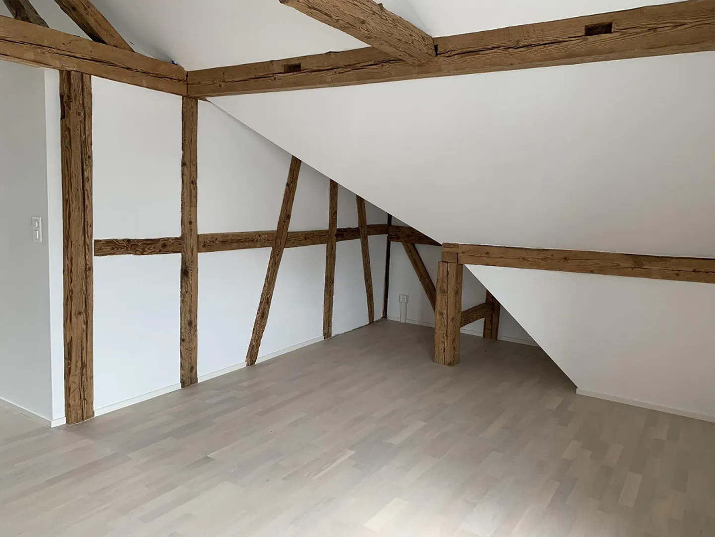 Bright spacious 2.5 room apartment with high ceilings - Photo 7 of 17