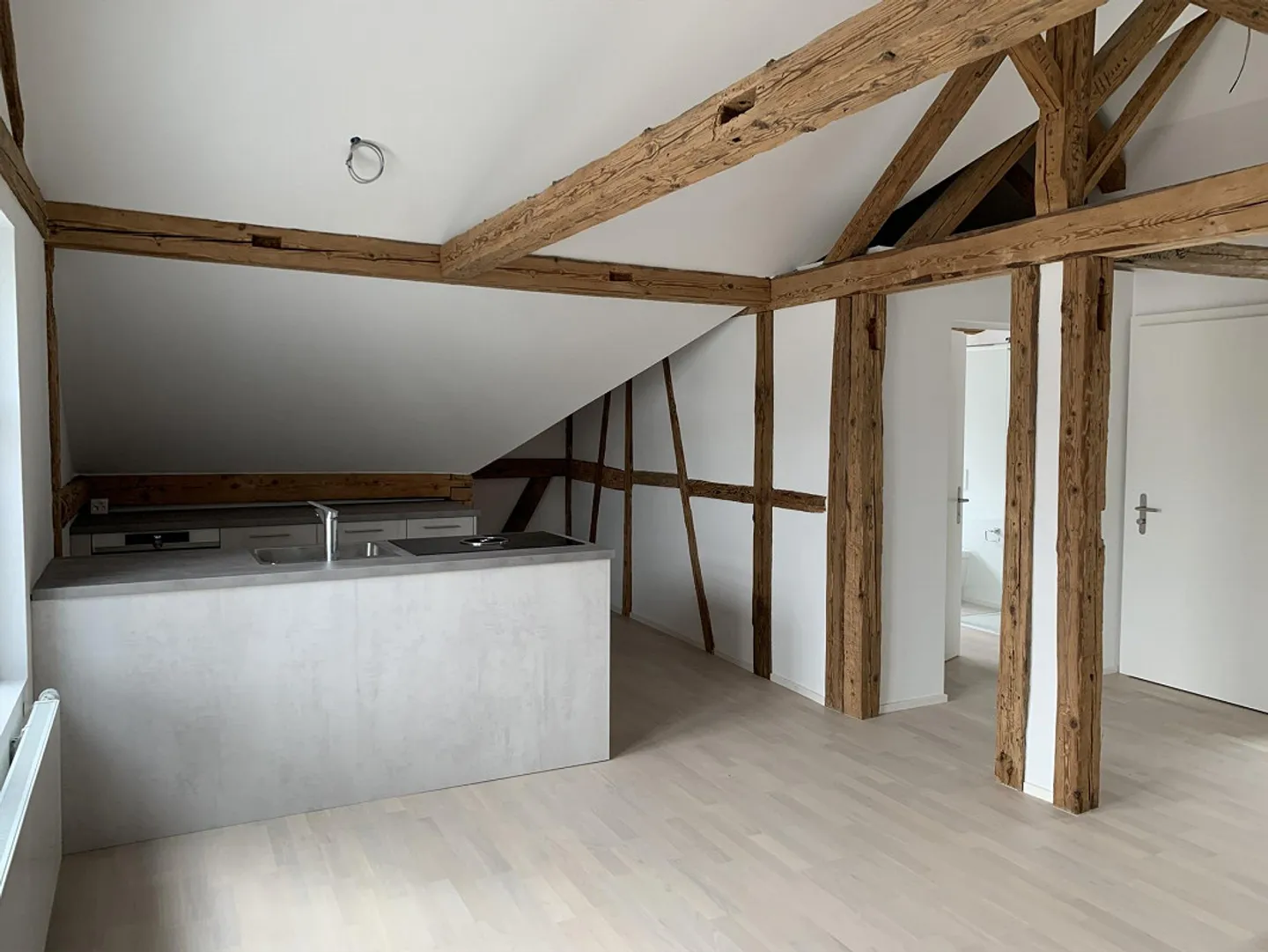 Bright spacious 2.5 room apartment with high ceilings - Photo 9 of 17