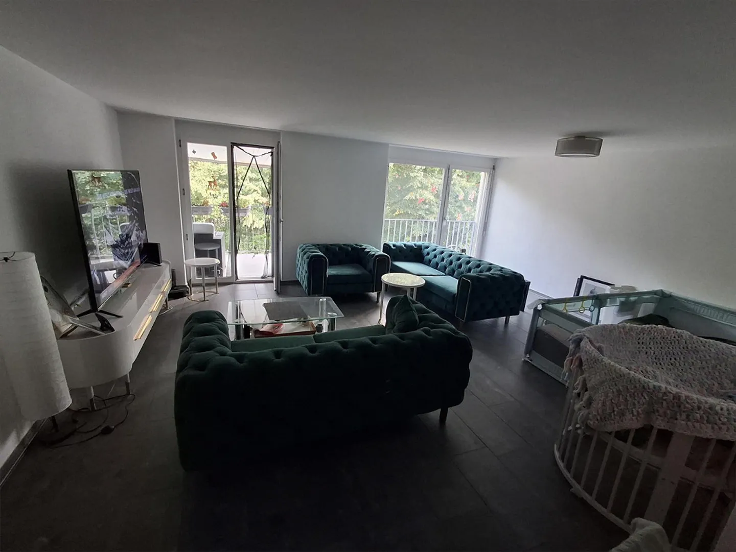 Bright 3.5-room apartment with 2 balconies and large living room - Photo 9 of 16