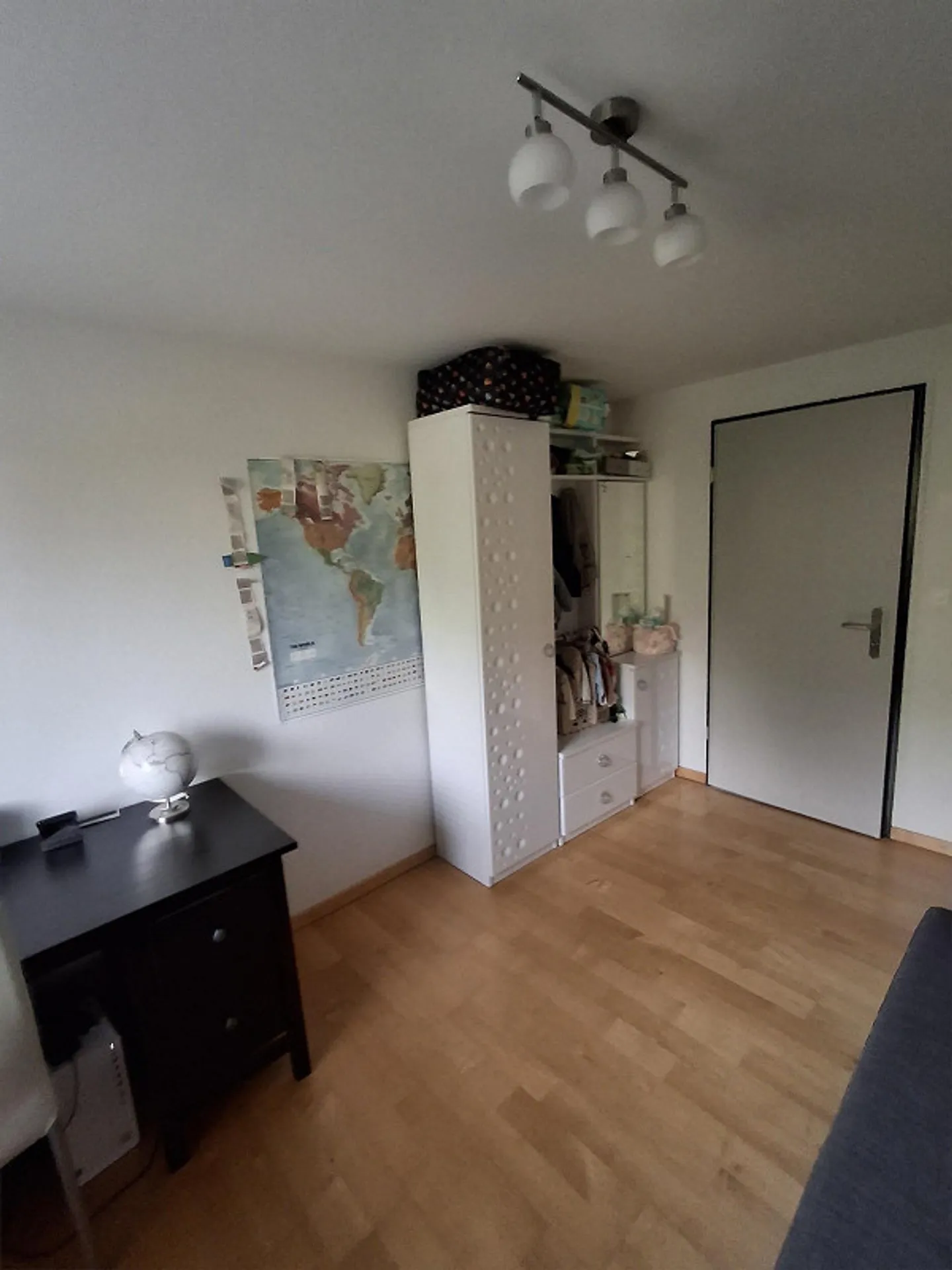 Bright 3.5-room apartment with 2 balconies and large living room - Photo 12 of 16