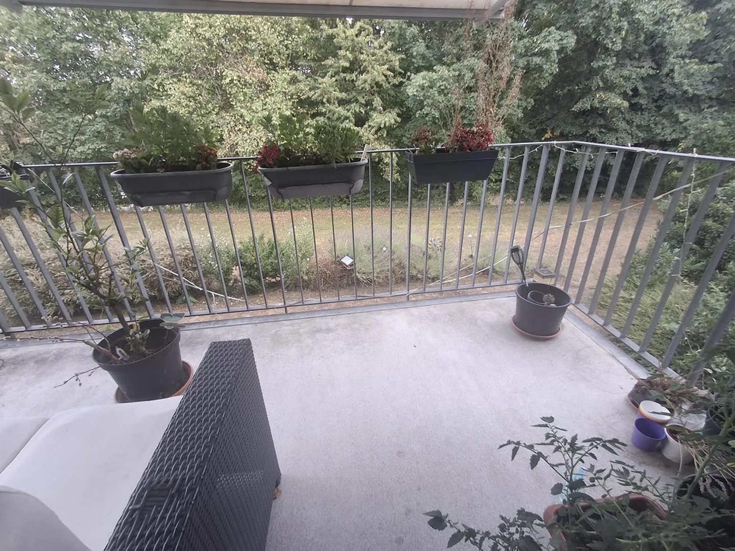 Bright 3.5-room apartment with 2 balconies and large living room - Photo 13 of 16