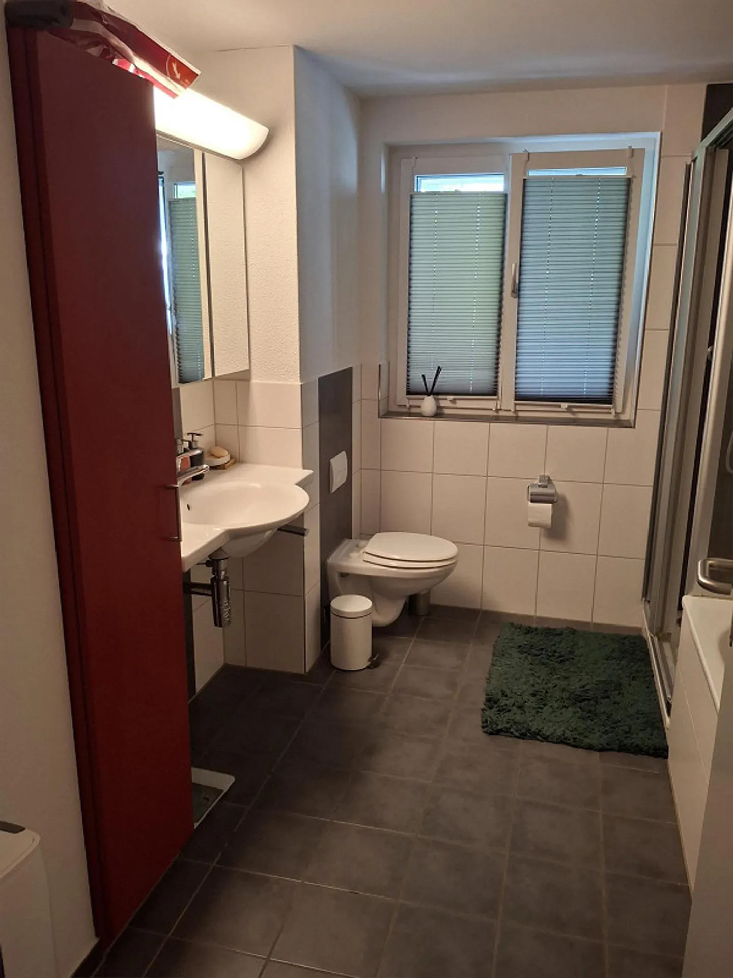 Bright 3.5-room apartment with 2 balconies and large living room - Photo 2 of 16