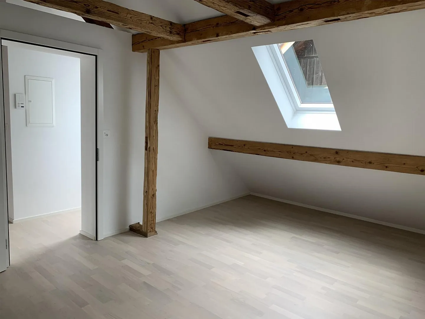Bright spacious 2.5 room apartment with high ceilings - Photo 11 of 17