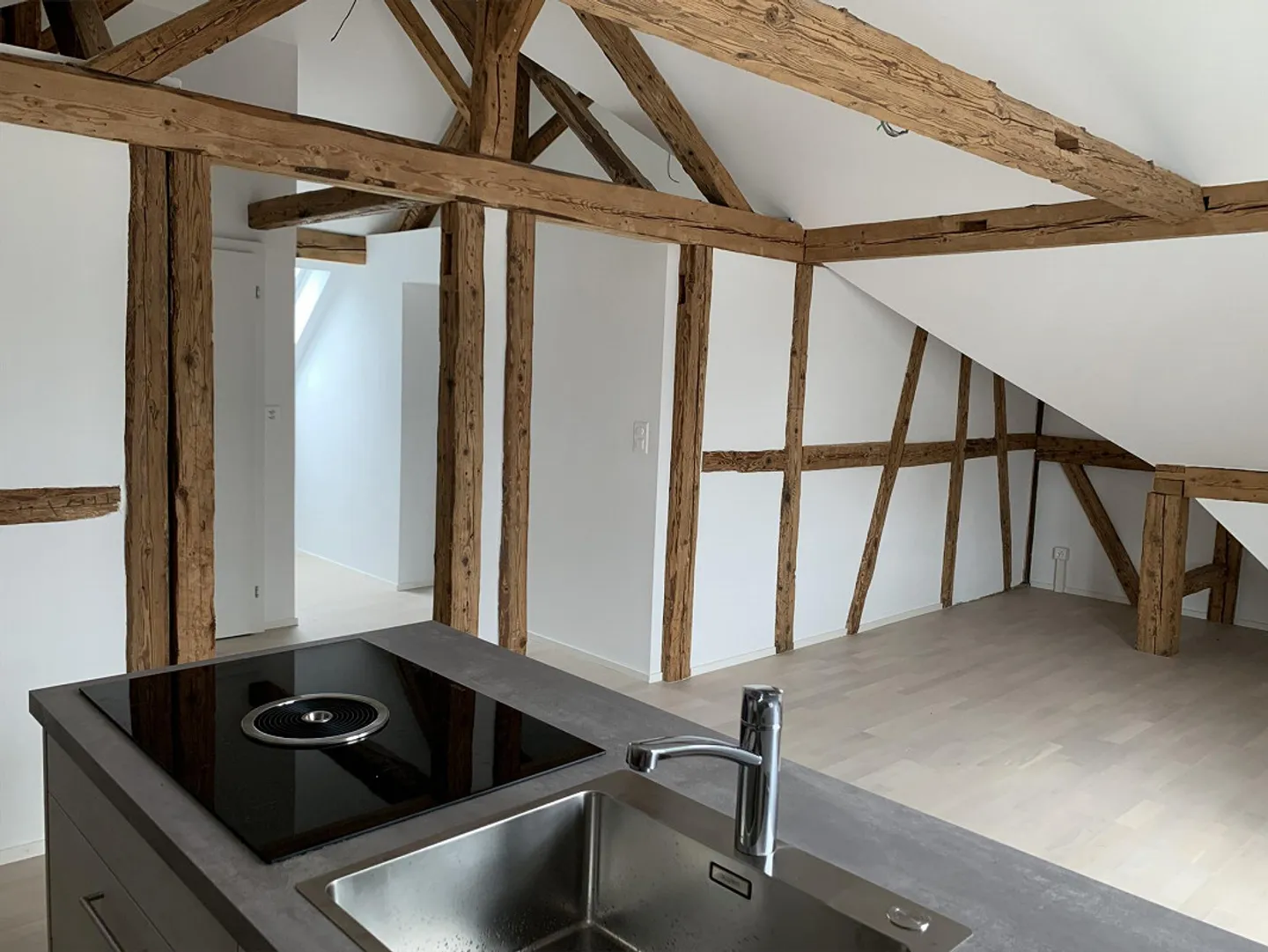 Bright spacious 2.5 room apartment with high ceilings - Photo 15 of 17
