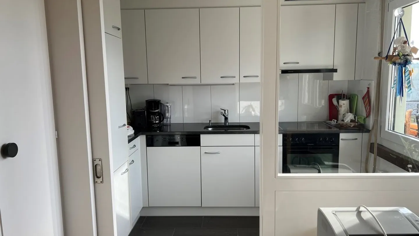 Cozy 2-Room Apartment with Balcony - Photo 4 of 5