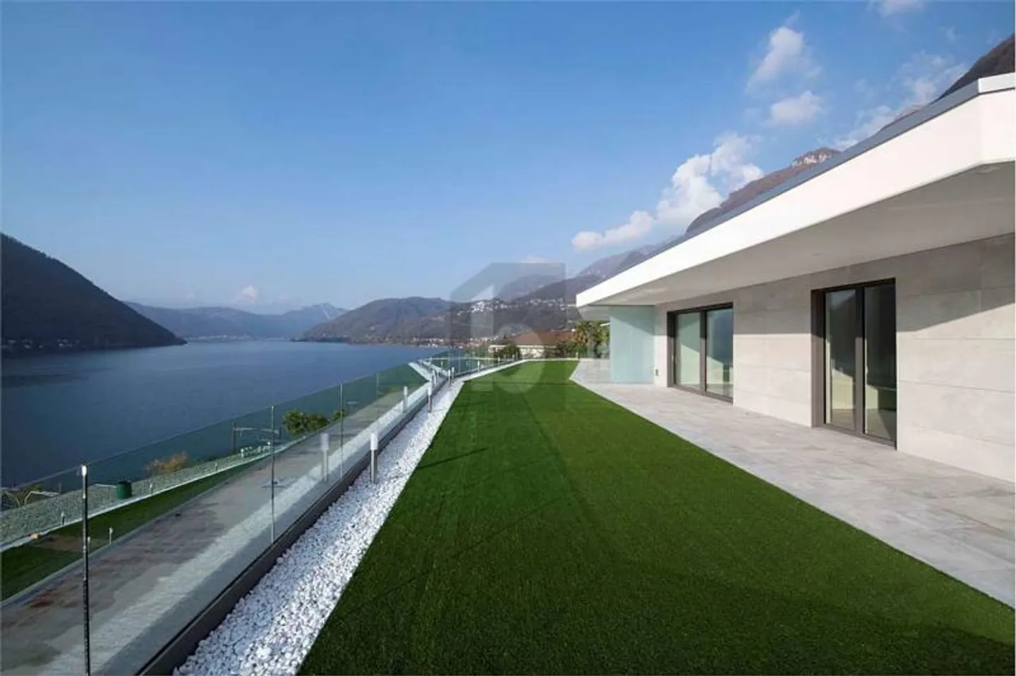 Bellissimo attico con vista lago - Foto 1 di 6