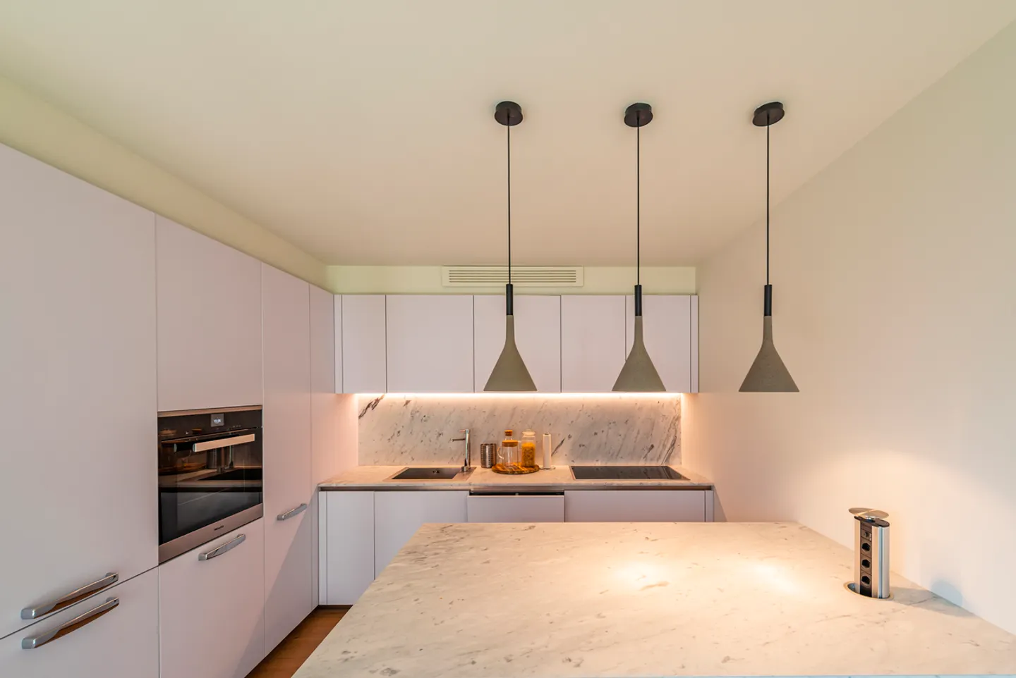 Appartamento di Lusso con Giardino Privato - Foto 6 di 15