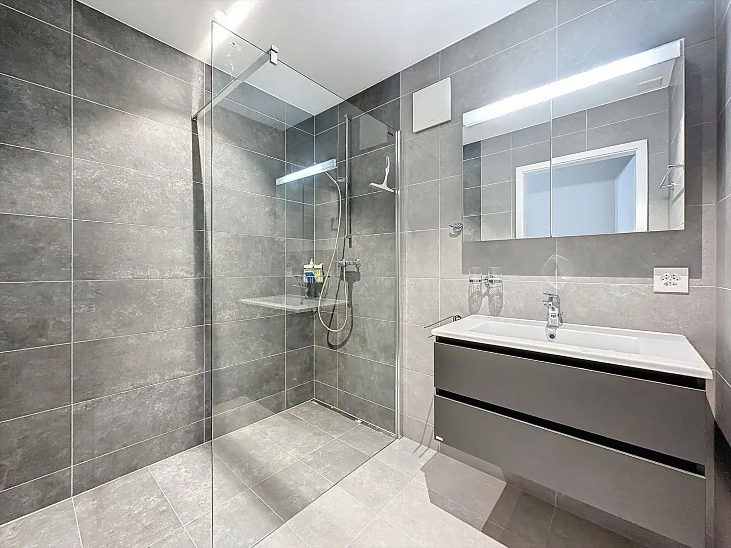 APPARTEMENT DE 3,5 PIECES AVEC BALCON - Photo 8 sur 11