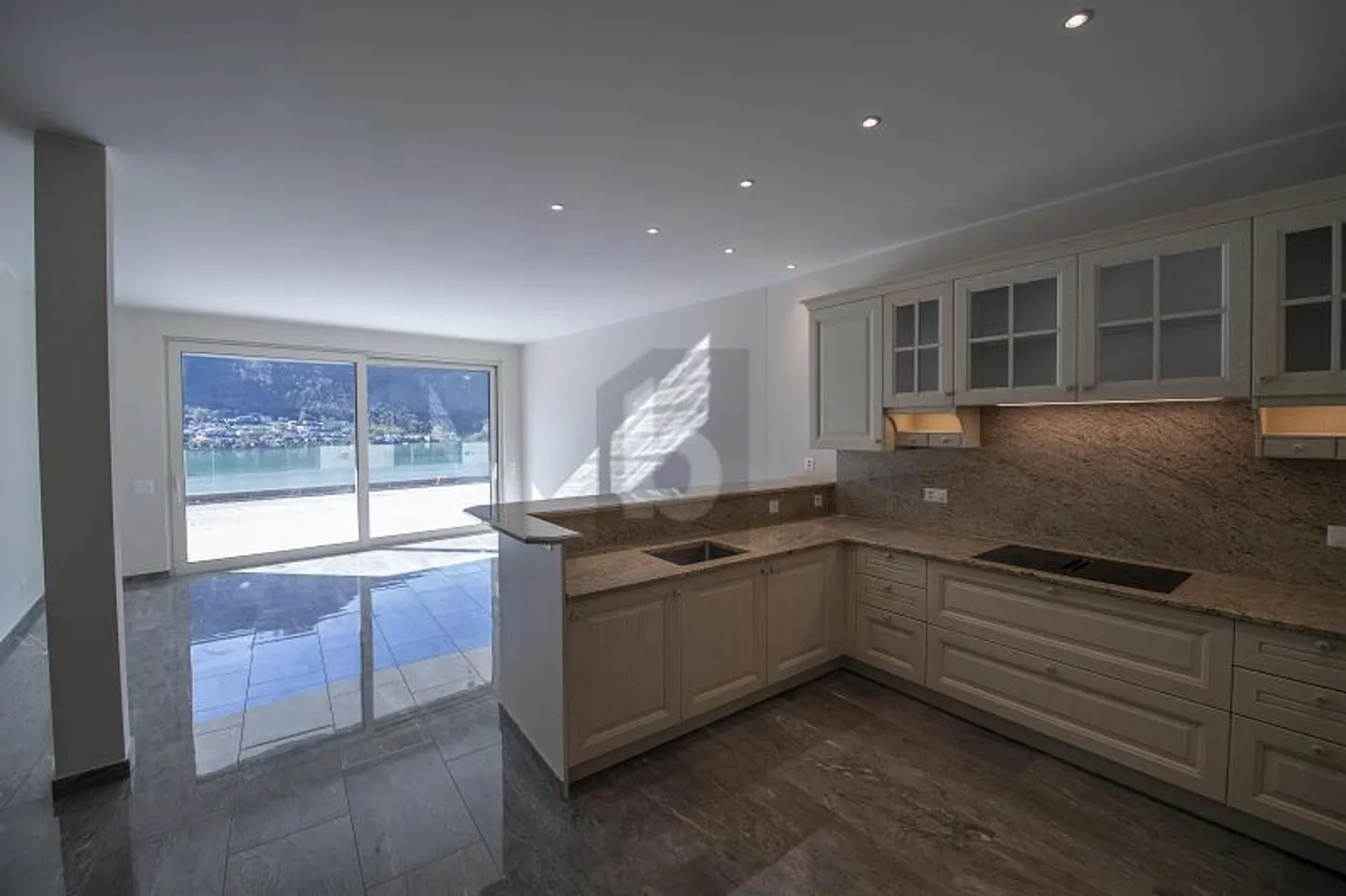 Bellissimo attico con vista lago - Foto 3 di 6