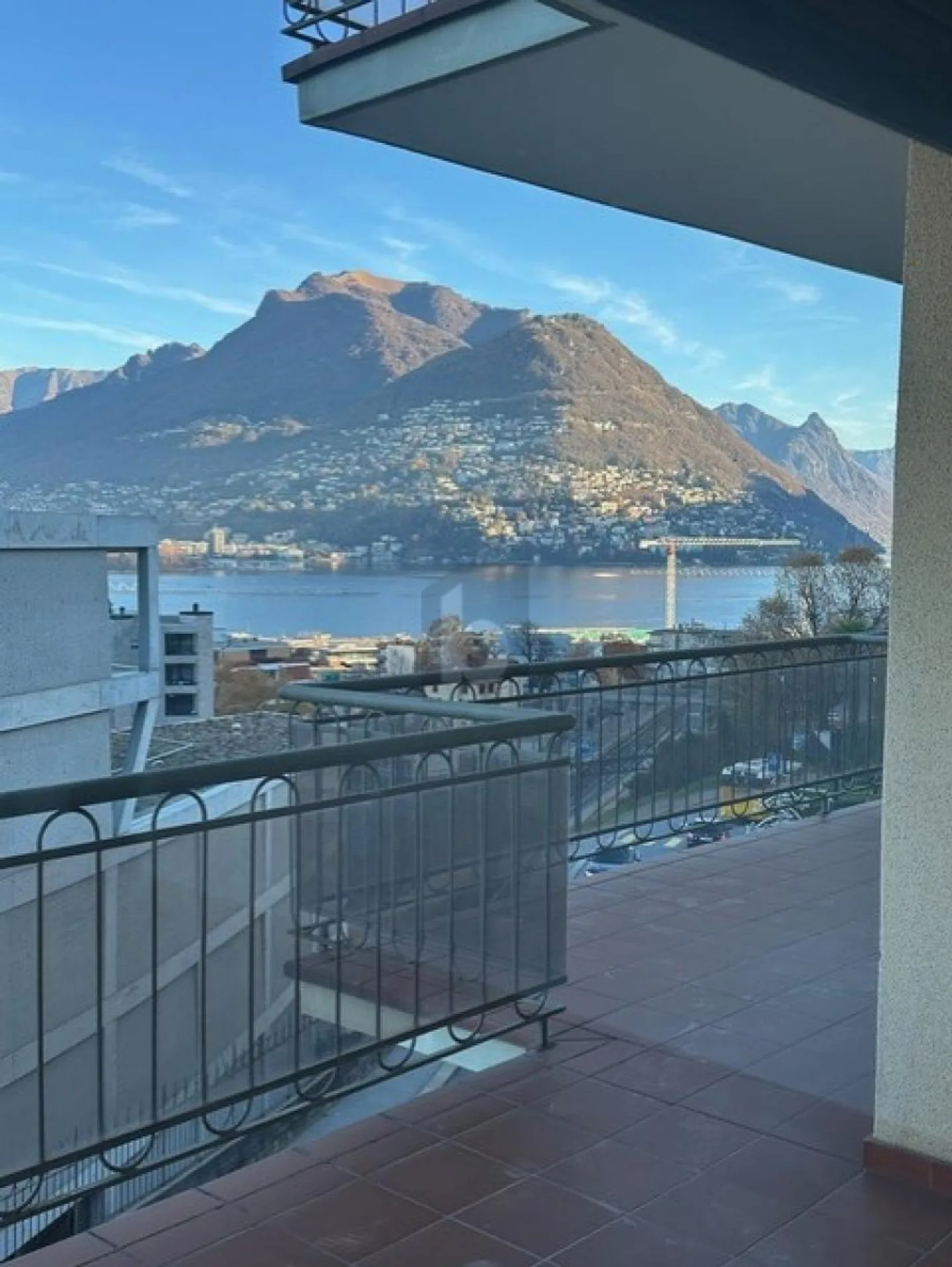 SOLEGGIATO CON VISTA LAGO - Foto 2 di 5