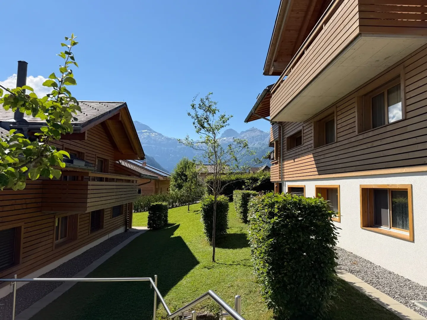 Appartamento per vacanze luminoso di 3½ stanze nel bellissimo centro vacanze di Lenk! - Foto 2 di 12