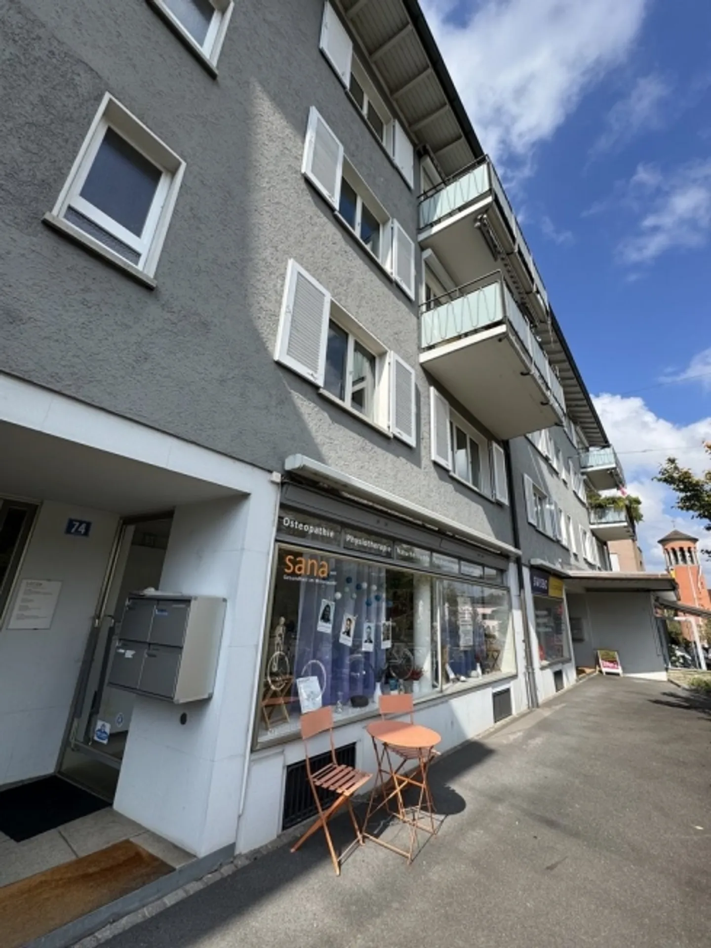 Bureau ou locaux commerciaux lumineux au cœur de Wollishofen - Photo 3 sur 8