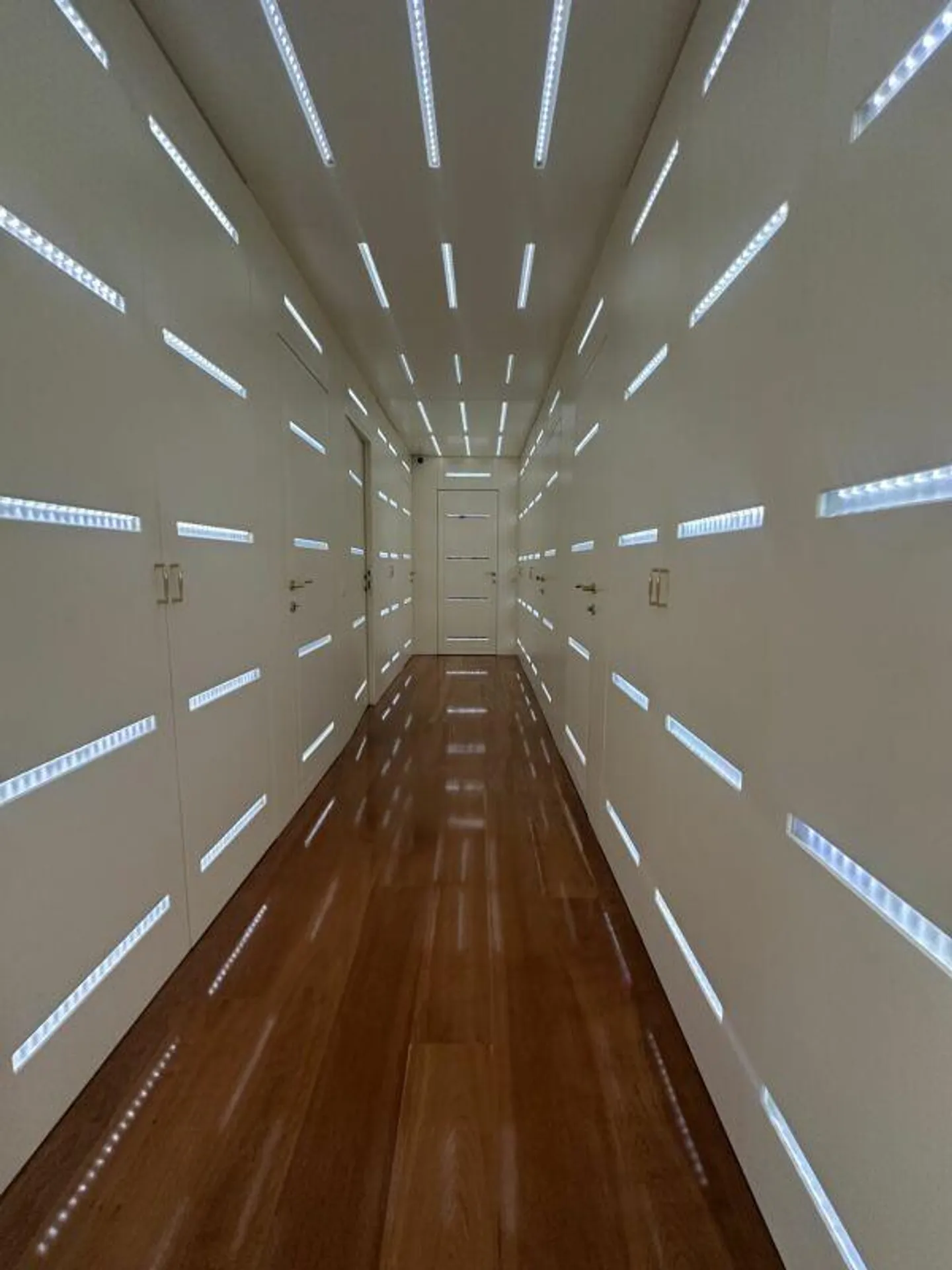 Wunderschönes Apartment mit Terrasse - Foto 8 von 11