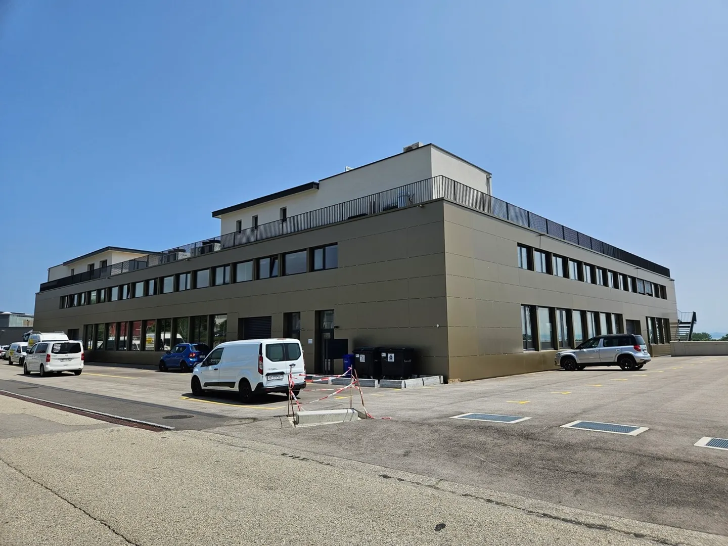 Spazi commerciali in costruzione a Bevaix - Foto 1 di 6