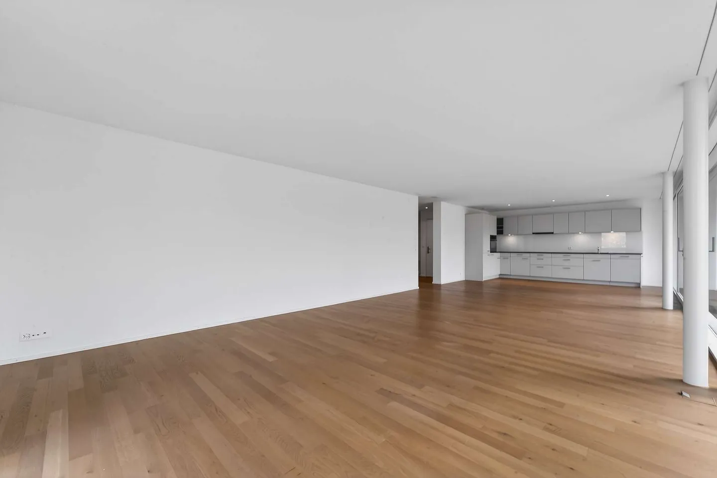 Appartamento moderno con terrazza - Foto 1 di 13