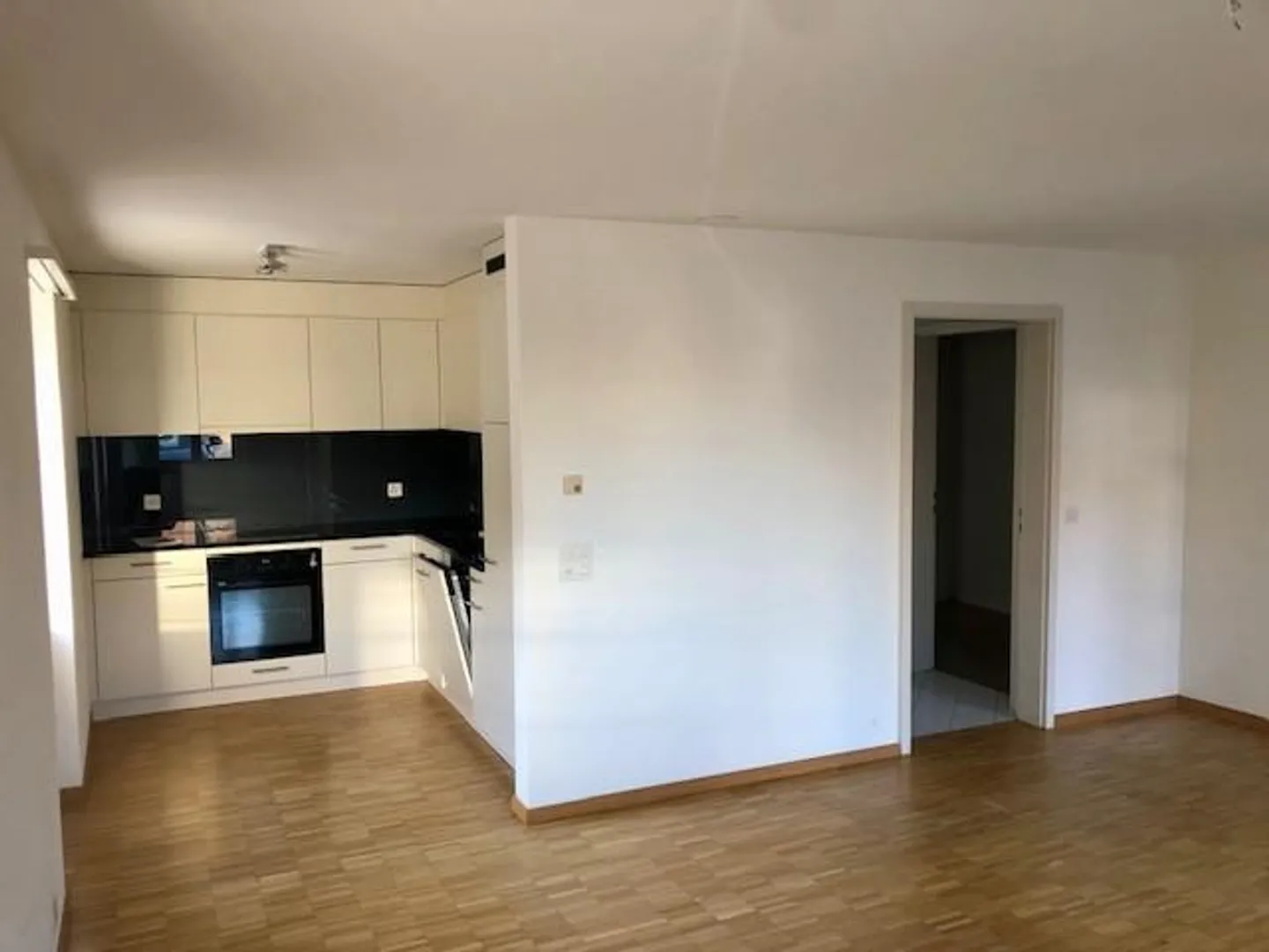 Appartement de 2,5 pièces au rez-de-chaussée au cœur du village - Photo 1 sur 5