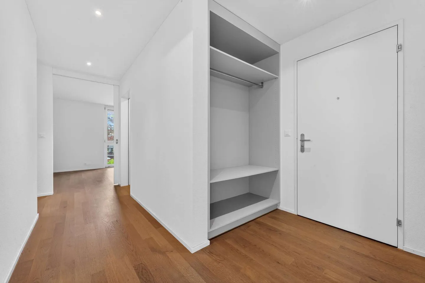 Appartamento moderno con terrazza - Foto 4 di 13