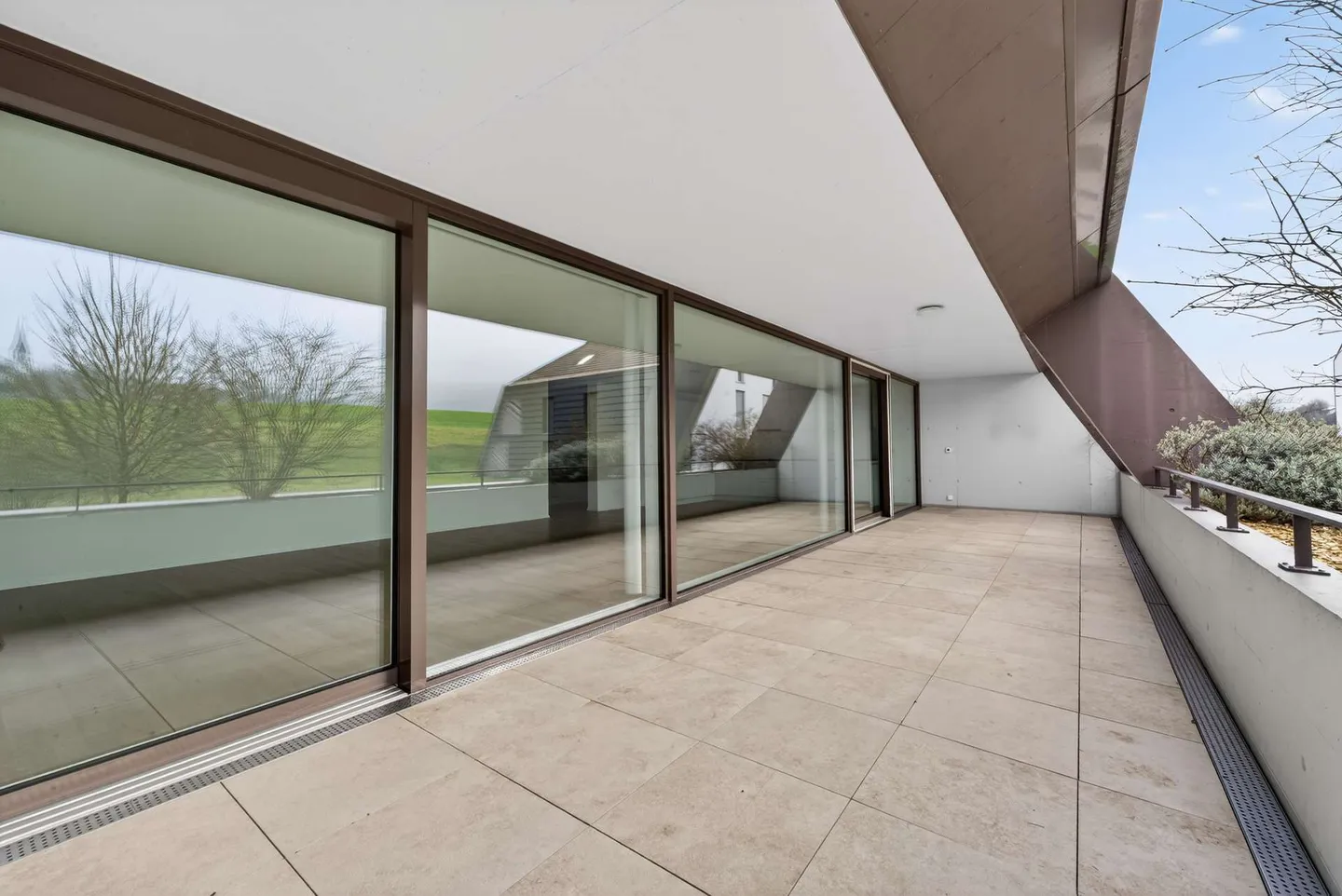 Appartamento moderno con terrazza - Foto 9 di 13