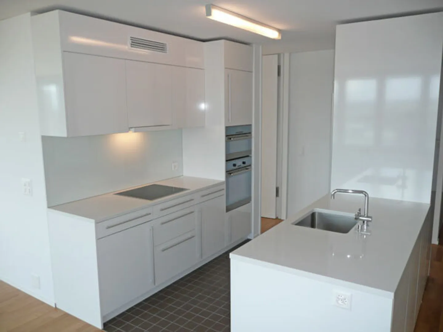 Exclusive living in Leutschentower - Photo 4 of 6