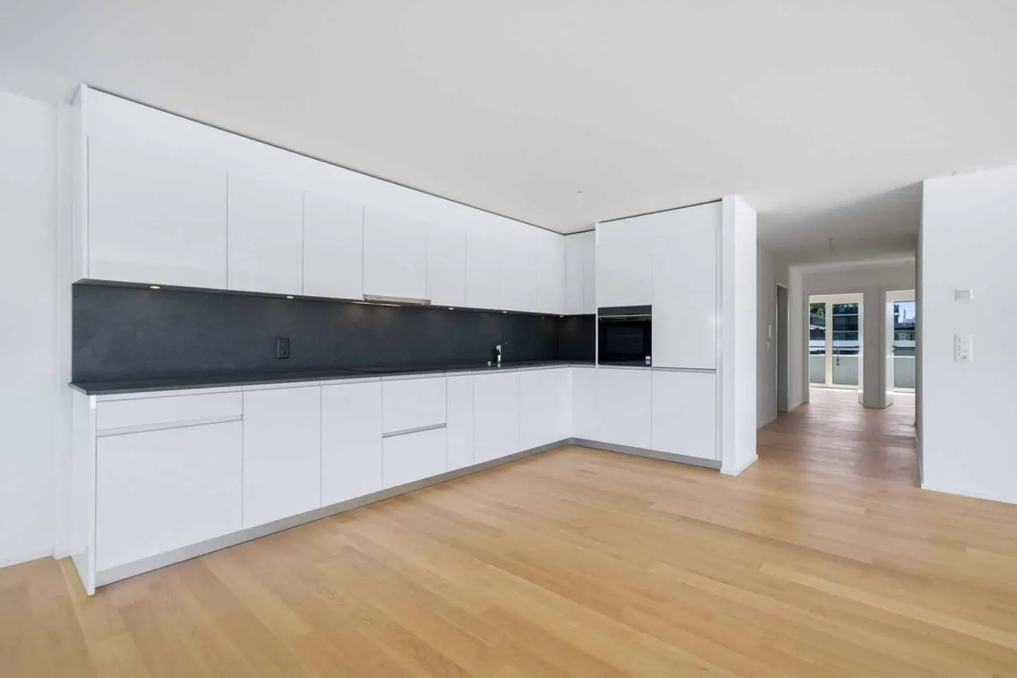 New luxury apartment - 4.5 room corner unit with 164m² terrace - Photo 4 of 11