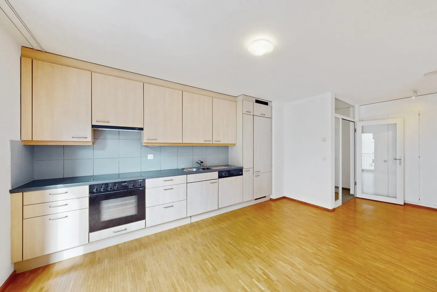 Apartment for rent - Photo 3 of 8