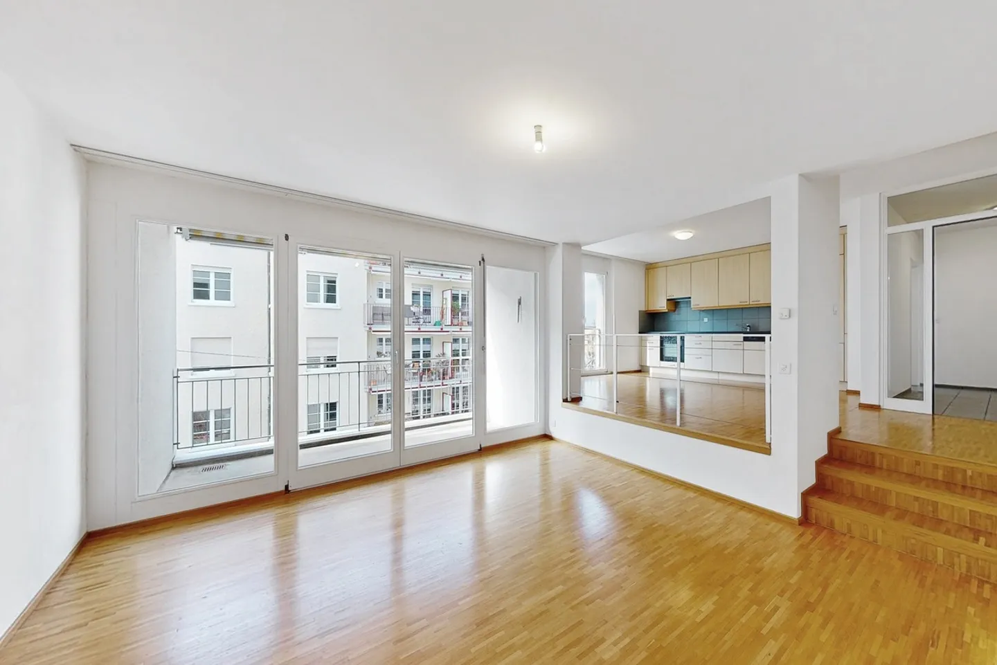 Apartment for rent - Photo 4 of 8
