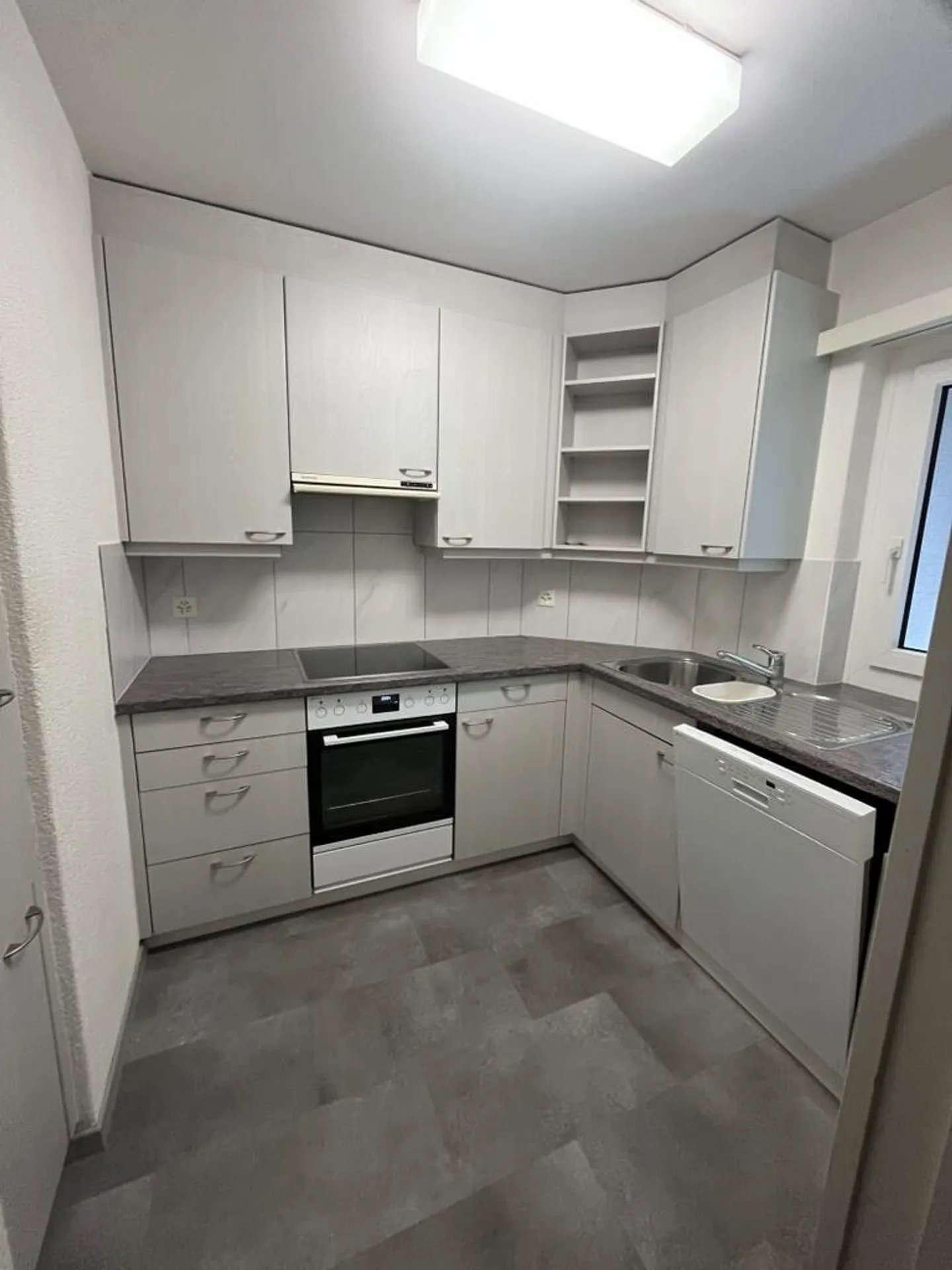 Charming and cozy 4.5-room apartment - Photo 2 of 9