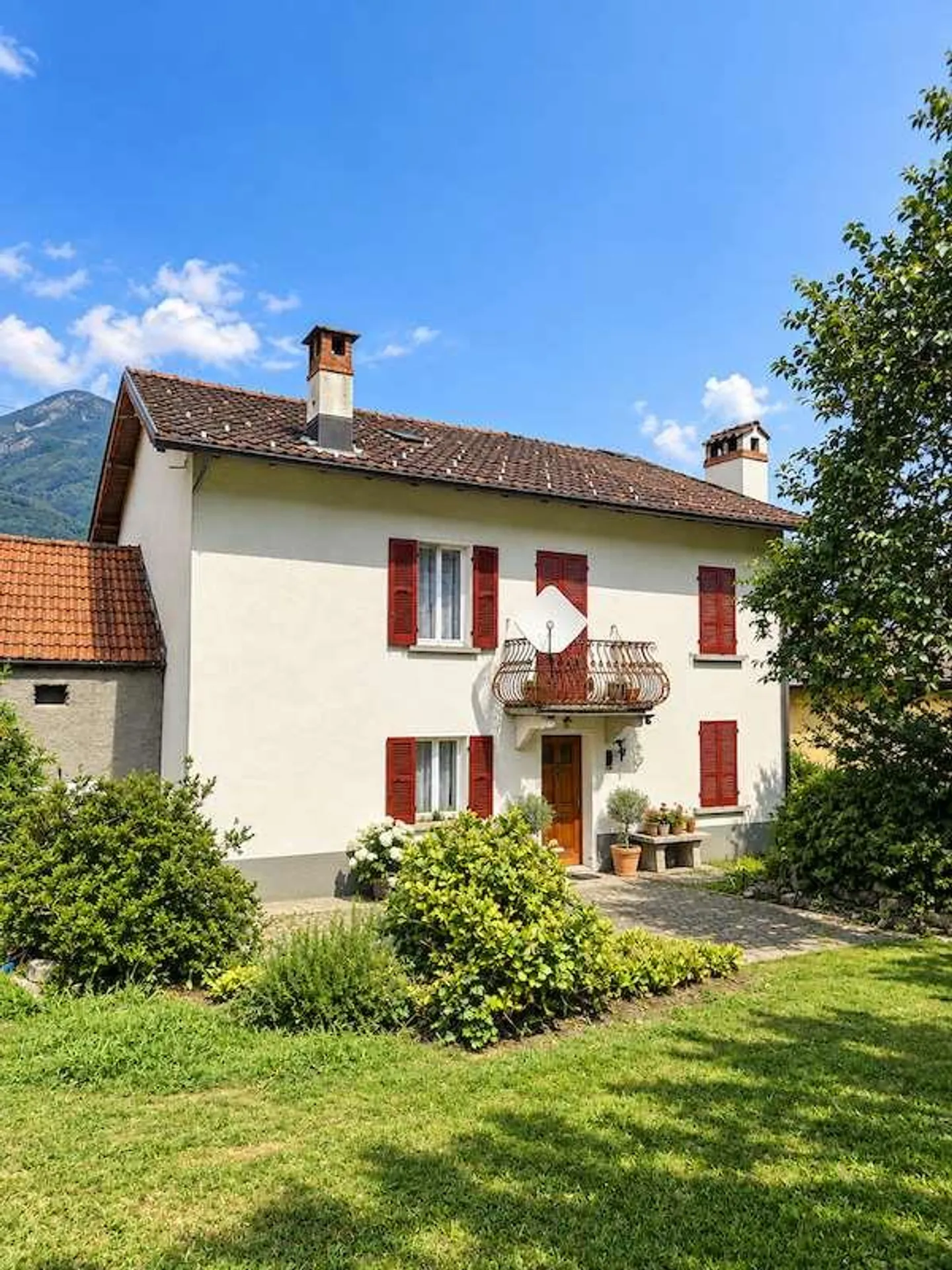 Maison de noyau avec grand jardin - Photo 1 sur 12