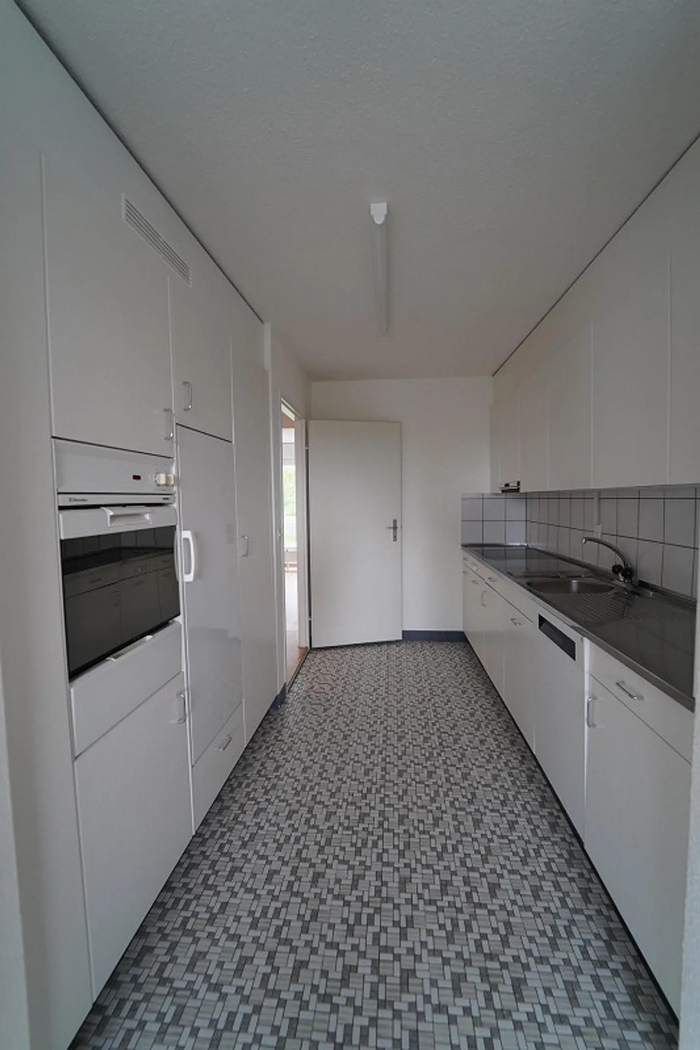 Living in a central location with indoor pool access - Photo 3 of 9