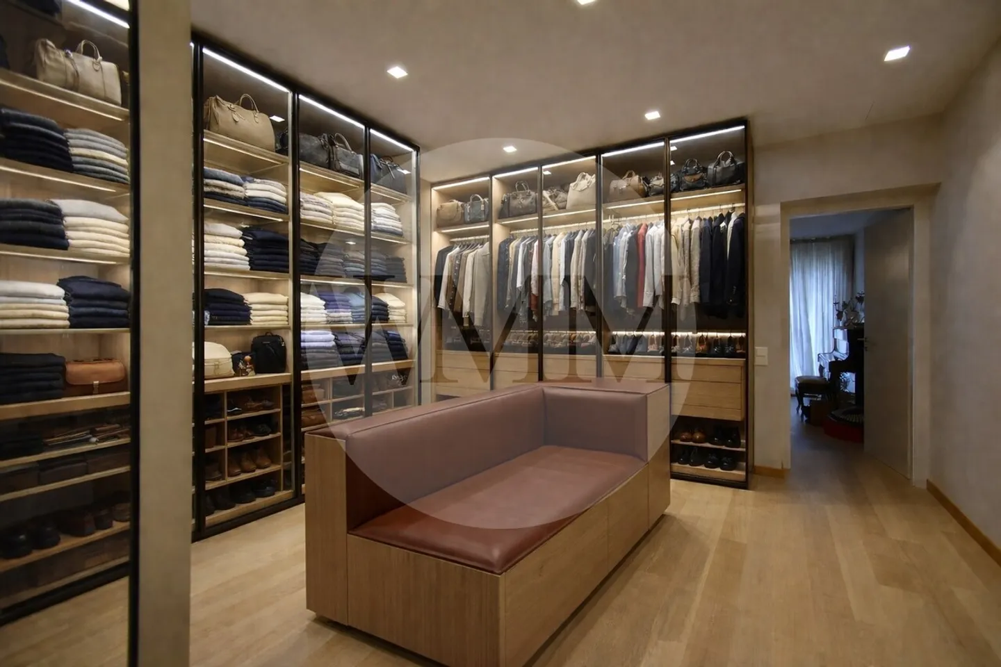 Appartamento di lusso esclusivo con jacuzzi e vista mozzafiato sul lago - Foto 11 di 25