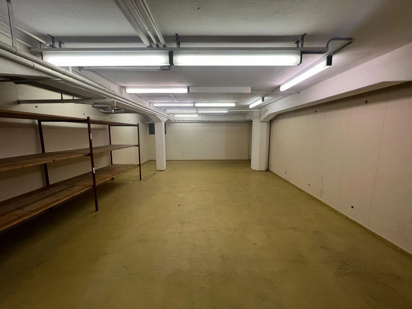 Espaces commerciaux, de stockage et de bureau abordables à partir de 30m2 à louer - Photo 9 sur 9