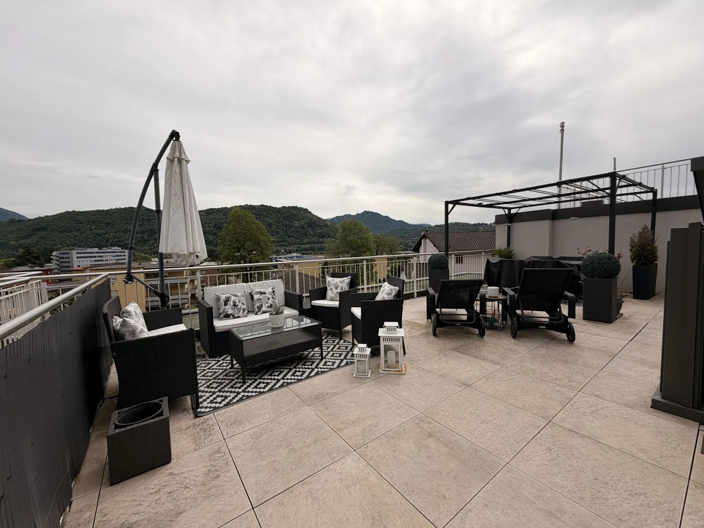 AGNO · GRANDE E MODERNO APPARTAMENTO CON TERRAZZA PANORAMICA DI 2 CAMERE - Foto 9 di 12